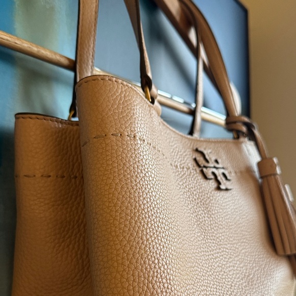 Tory Burch Mcgraw Triple-compartment Tote Devon Sand Nude Pebbled Leather - Picture 4 of 13